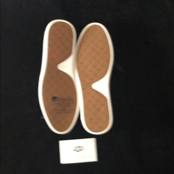 Brand New Ugg casual Carilyn Shoes - Picture 3 of 5